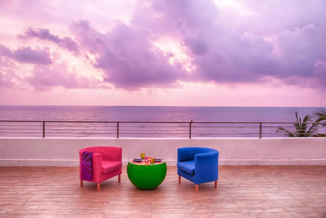 Hotel J Negombo 3*,