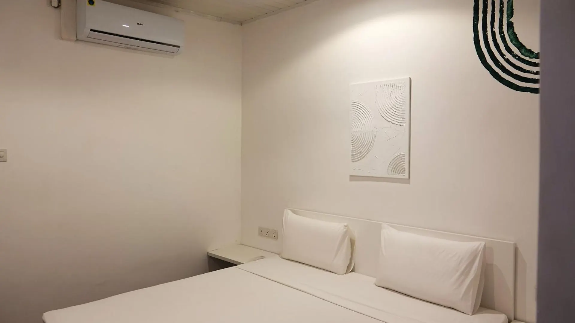 Hotel J Negombo 3*,