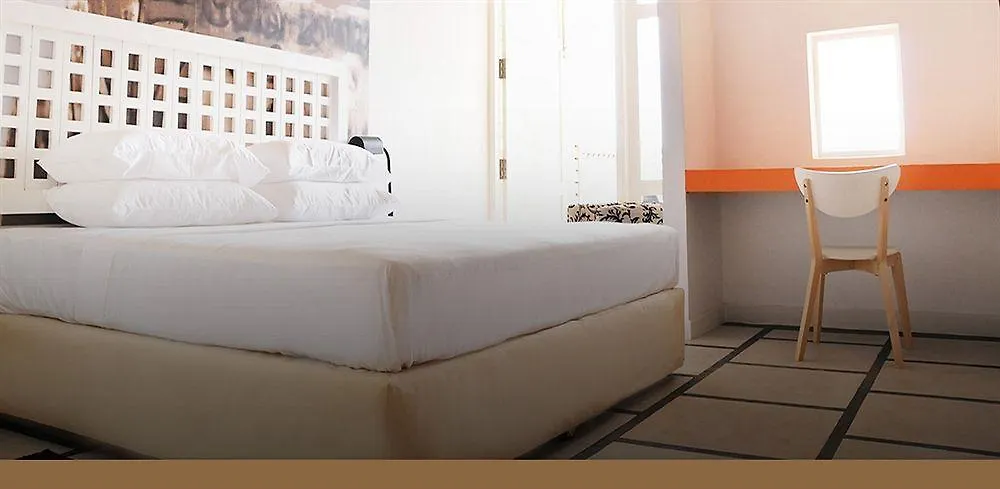 Hotel J Negombo 3*,