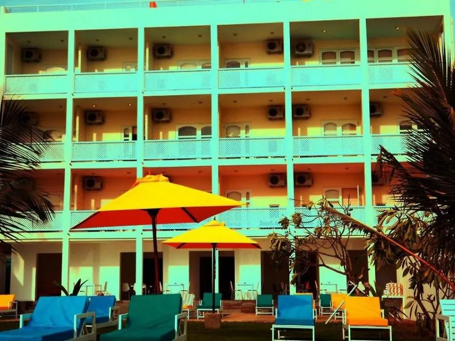 Hotel J Negombo 3*,